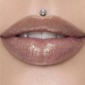 ⭐️NIB  Jeffree Star The Gloss in Beaded Glass⭐️